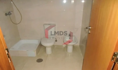 Apartamento T2 para Venda em Canelas