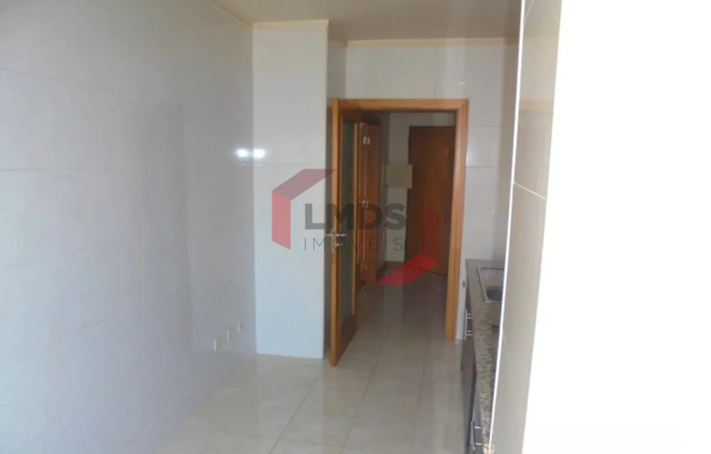 Apartamento T2 para Venda em Canelas Foto 7