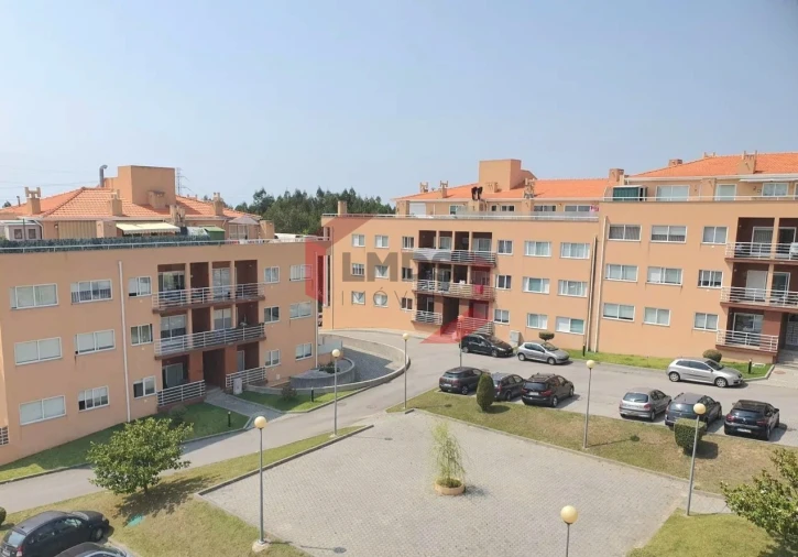 Apartamento T2 para Venda em Canelas Foto 3