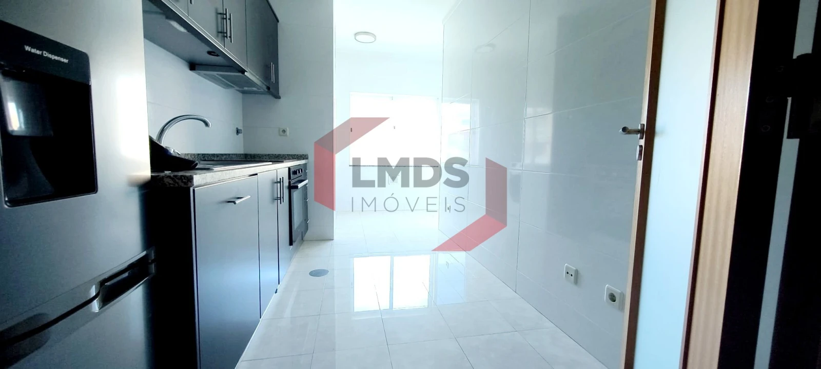 Apartamento T2 para Venda em Canelas Foto 9