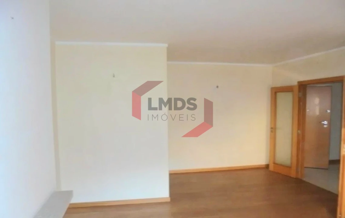 Apartamento T2 para Venda em Canelas Foto 5