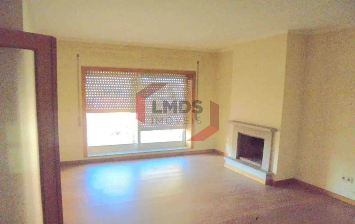 Apartamento T2 para Venda em Canelas Foto 6