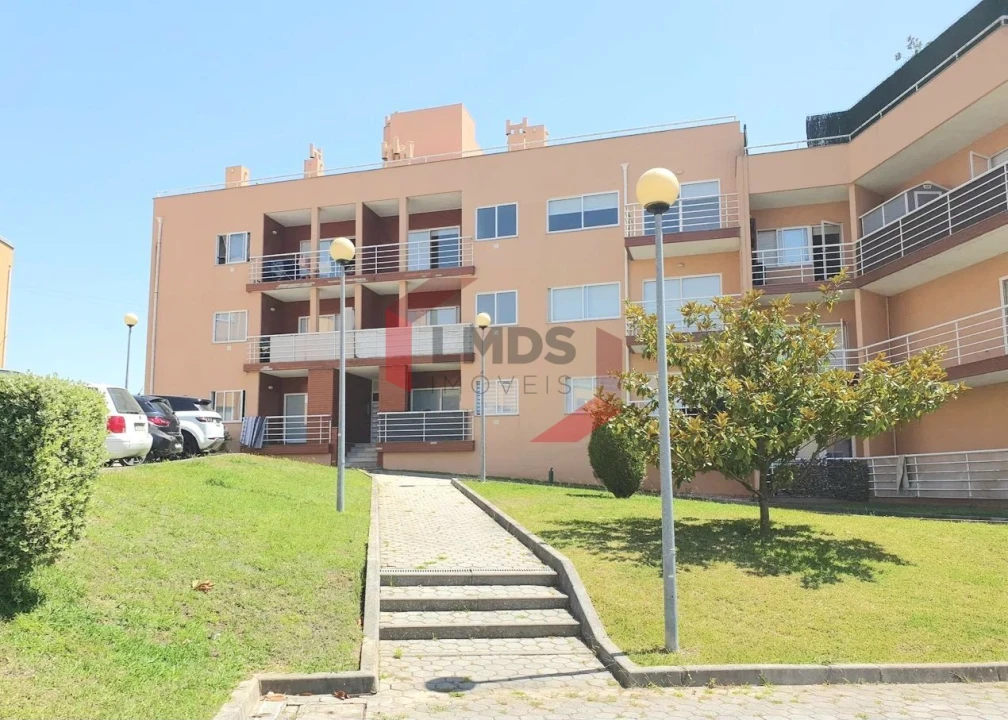 Apartamento T2 para Venda em Canelas Foto 2