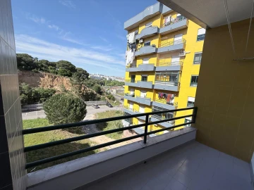 Apartamento T3 para Venda em Laranjeiro e Feijó