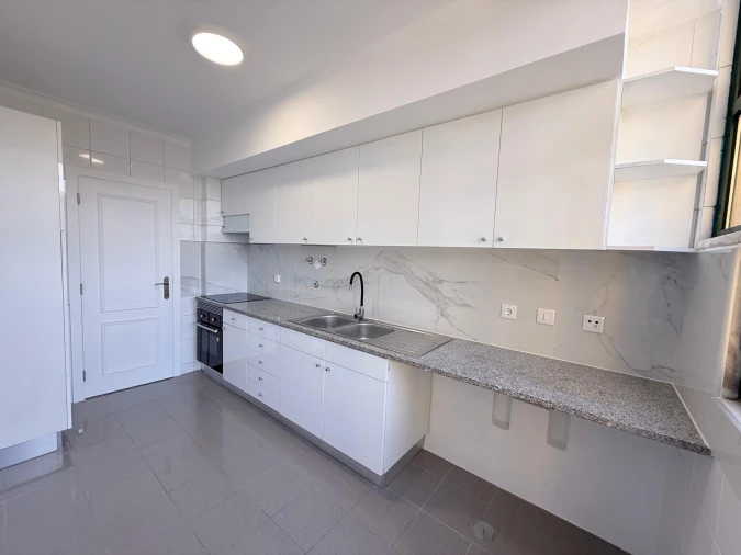Apartamento T3 para Venda em Laranjeiro e Feijó Foto 4