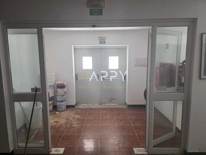 Loja para Venda em Albufeira e Olhos de Água Foto 10