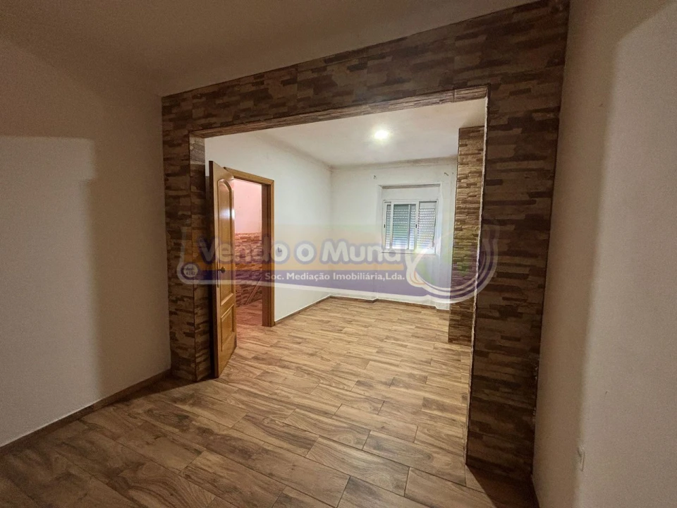 Moradia T3 para Venda em Mora Foto 16