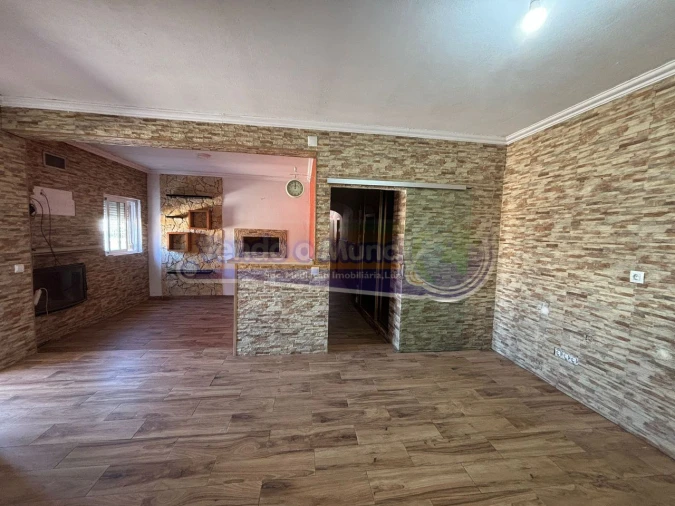 Moradia T3 para Venda em Mora Foto 4