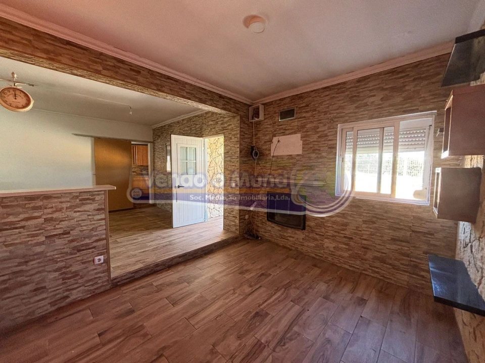 Moradia T3 para Venda em Mora Foto 3