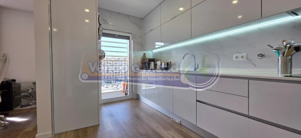 Apartamento T2 para Venda em Póvoa de Santa Iria e Forte da Casa