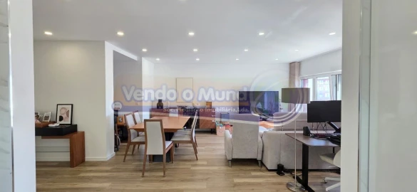 Apartamento T2 para Venda em Póvoa de Santa Iria e Forte da Casa