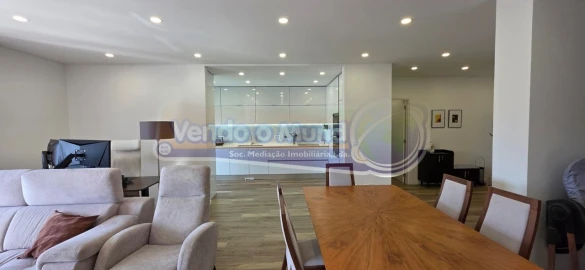 Apartamento T2 para Venda em Póvoa de Santa Iria e Forte da Casa