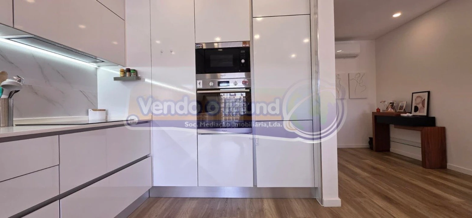 Apartamento T2 para Venda em Póvoa de Santa Iria e Forte da Casa Foto 3