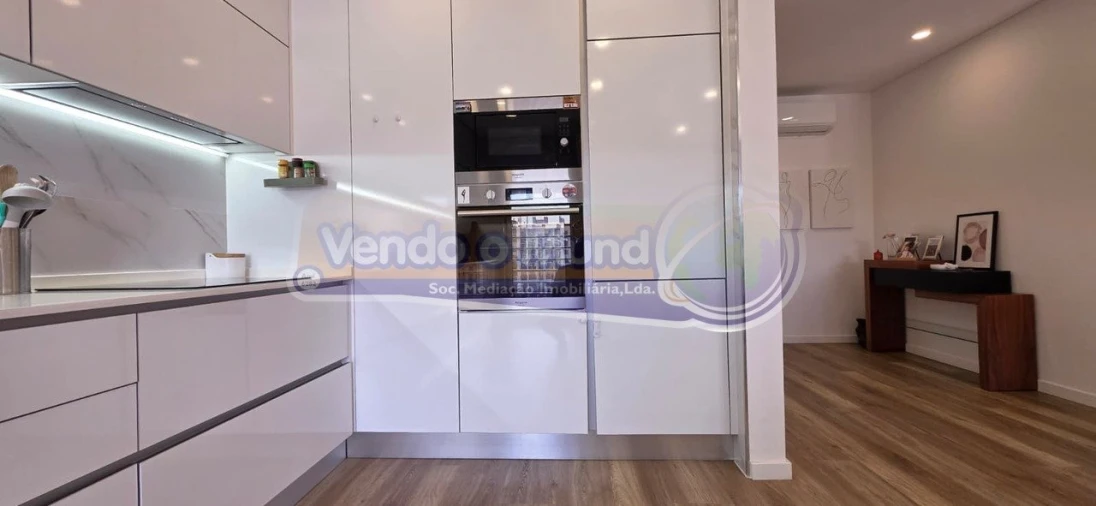 Apartamento T2 para Venda em Póvoa de Santa Iria e Forte da Casa Foto 3