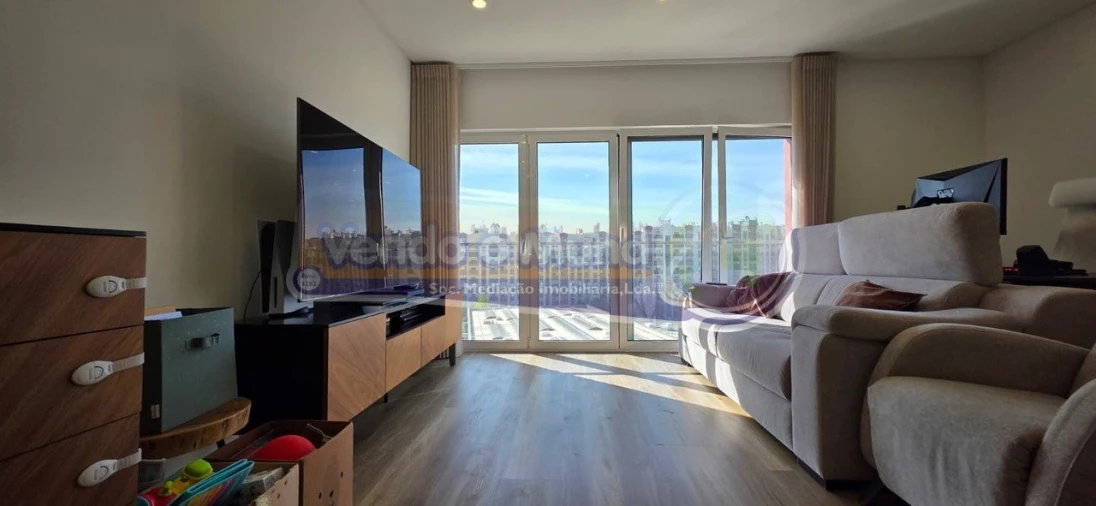 Apartamento T2 para Venda em Póvoa de Santa Iria e Forte da Casa Foto 9