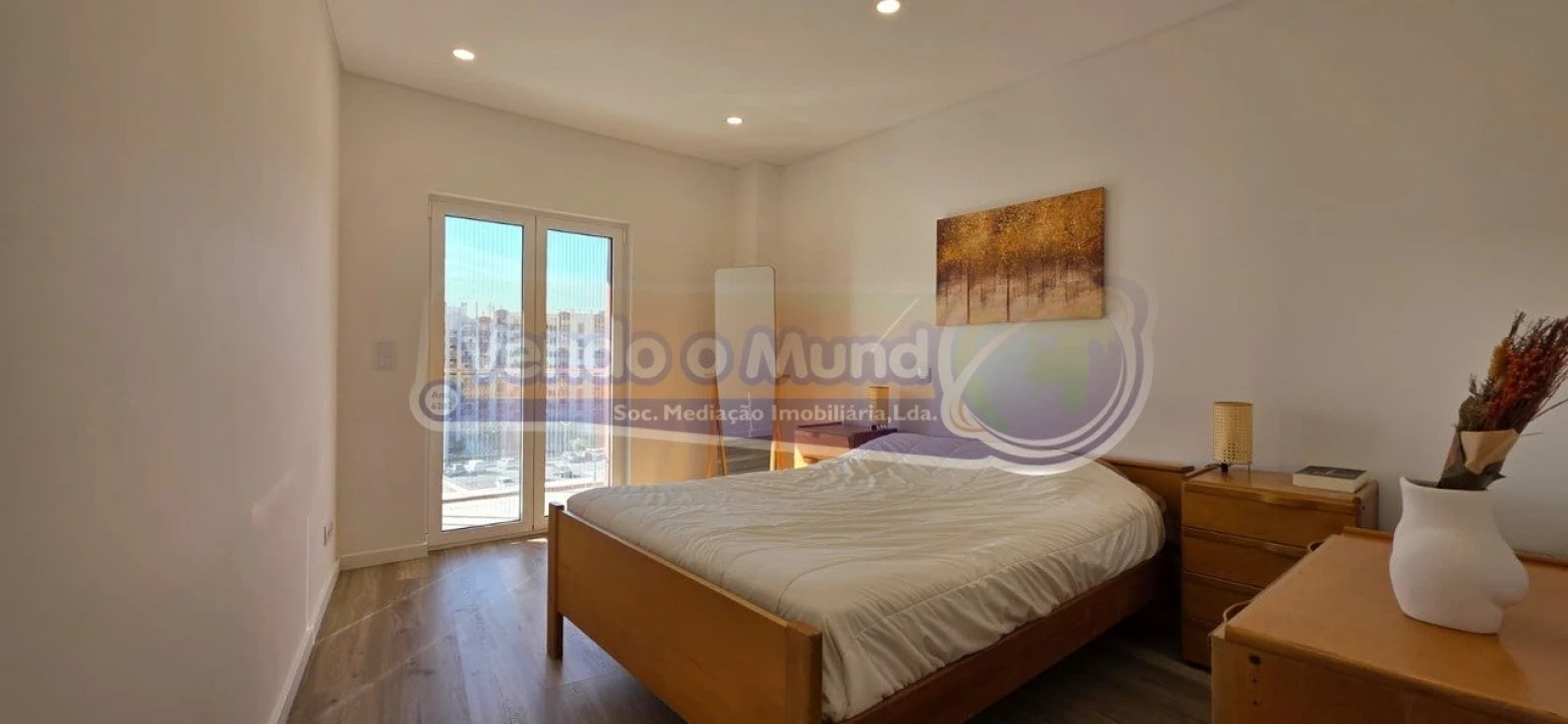 Apartamento T2 para Venda em Póvoa de Santa Iria e Forte da Casa Foto 17