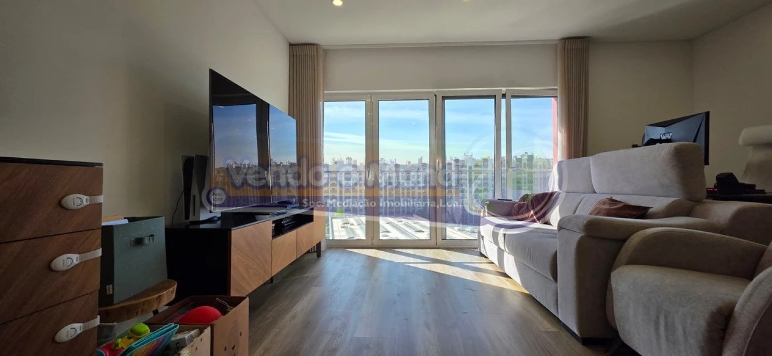 Apartamento T2 para Venda em Póvoa de Santa Iria e Forte da Casa Foto 9