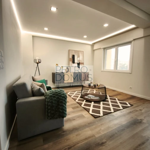 Apartamento T3 para Venda em Benfica Foto 3