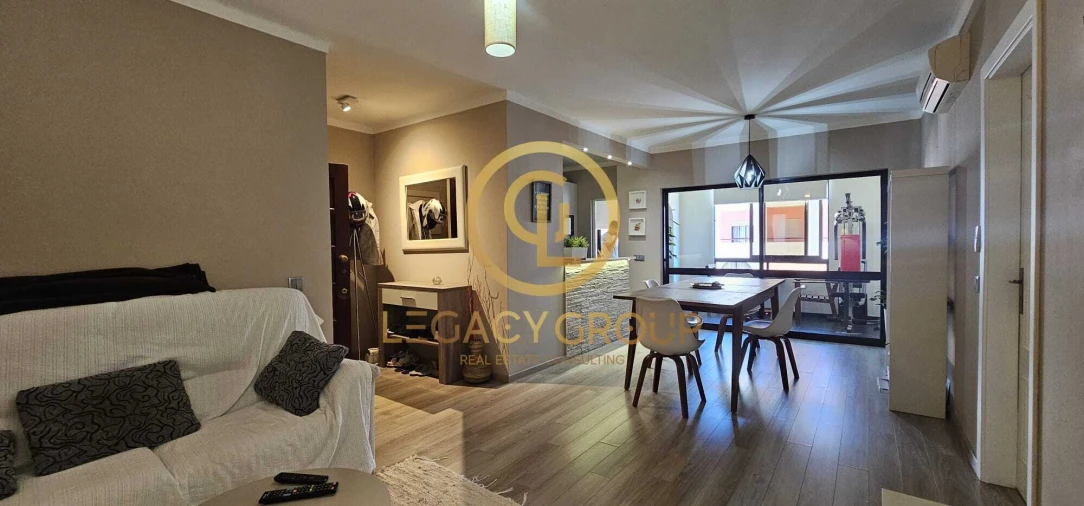 Apartamento T2 para Venda em Quarteira Foto 2