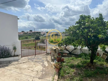 Moradia T2 para Venda em Giões