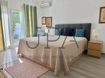 Moradia T4 para Venda em Monte Gordo