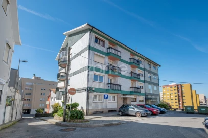 Apartamento T3 para Arrendamento em Mafamude e Vilar do Paraíso