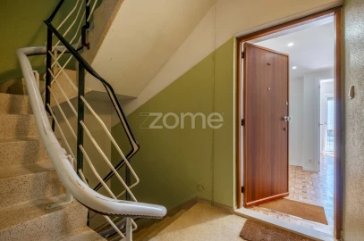 Apartamento T3 para Arrendamento em Mafamude e Vilar do Paraíso