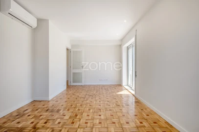 Apartamento T3 para Arrendamento em Mafamude e Vilar do Paraíso