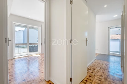 Apartamento T3 para Arrendamento em Mafamude e Vilar do Paraíso