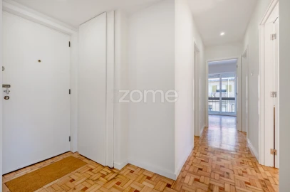 Apartamento T3 para Arrendamento em Mafamude e Vilar do Paraíso