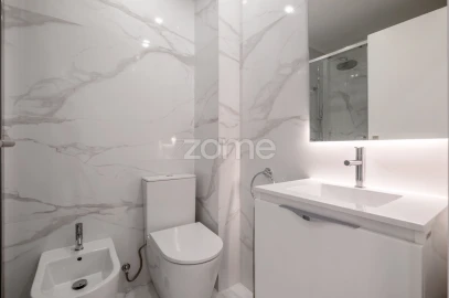 Apartamento T3 para Arrendamento em Mafamude e Vilar do Paraíso