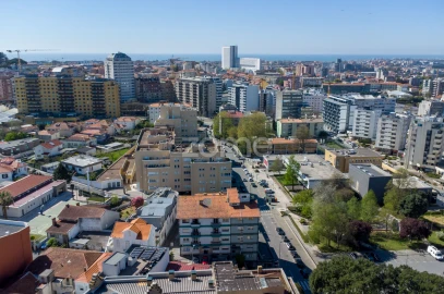 Apartamento T3 para Arrendamento em Mafamude e Vilar do Paraíso