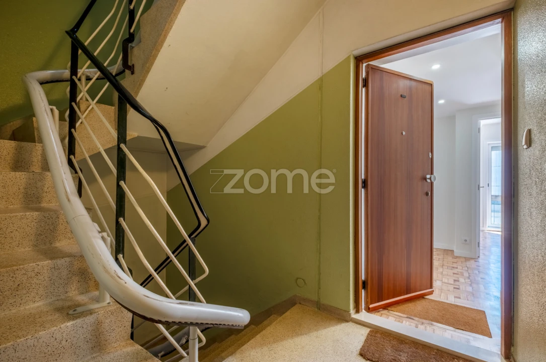 Apartamento T3 para Arrendamento em Mafamude e Vilar do Paraíso Foto 2