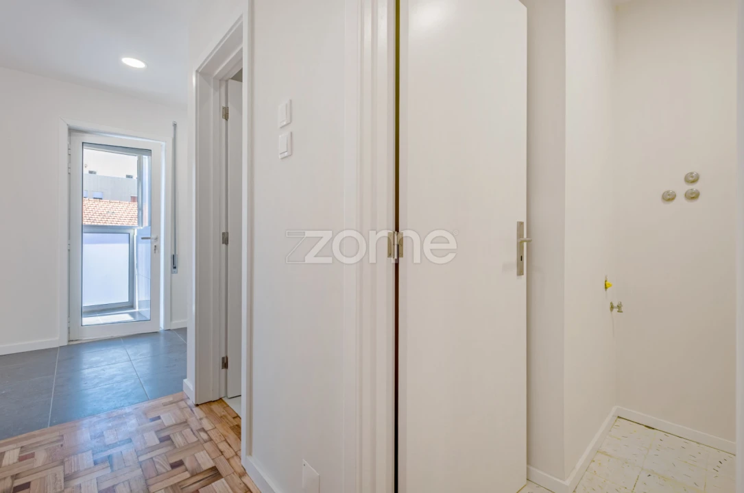 Apartamento T3 para Arrendamento em Mafamude e Vilar do Paraíso Foto 5