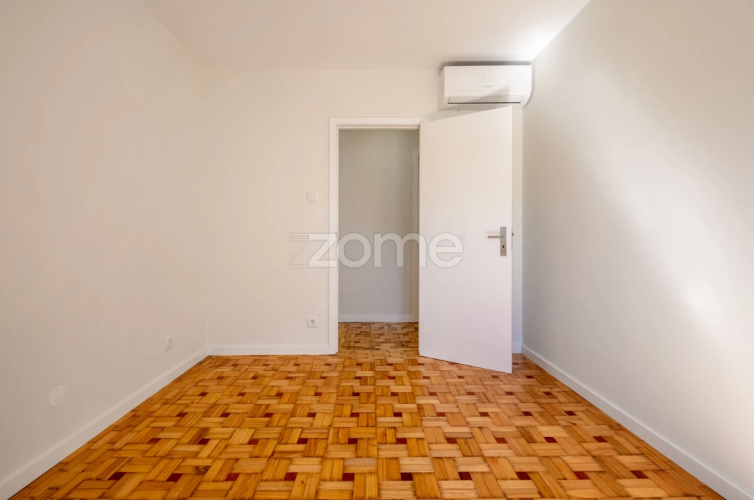 Apartamento T3 para Arrendamento em Mafamude e Vilar do Paraíso Foto 23