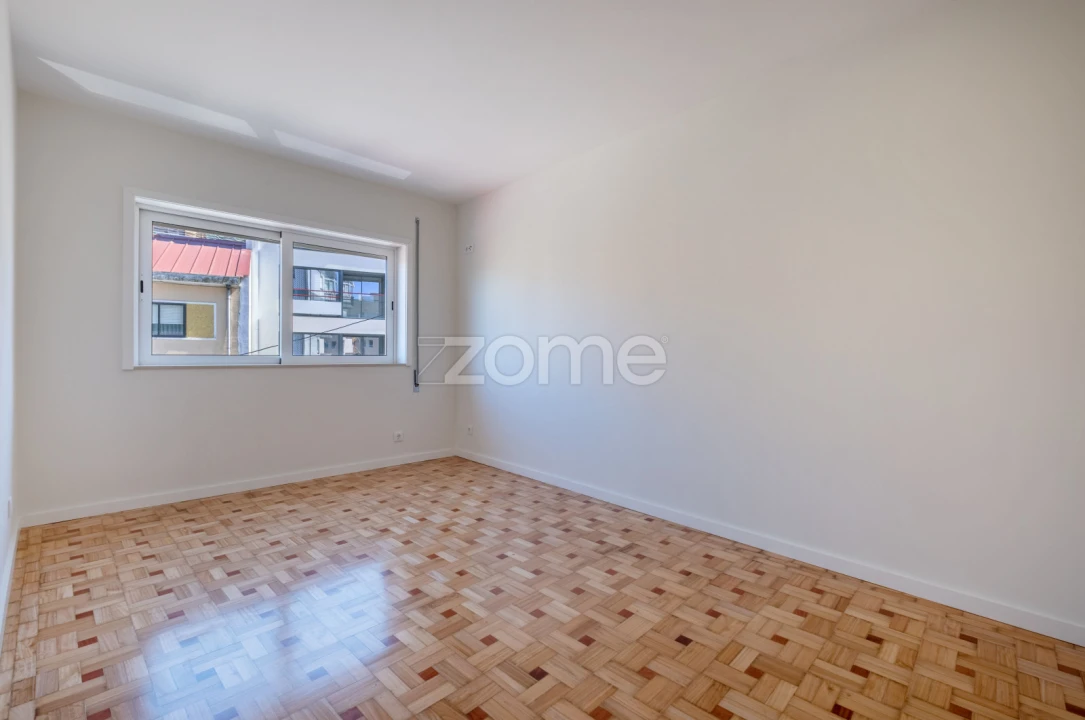 Apartamento T3 para Arrendamento em Mafamude e Vilar do Paraíso Foto 27