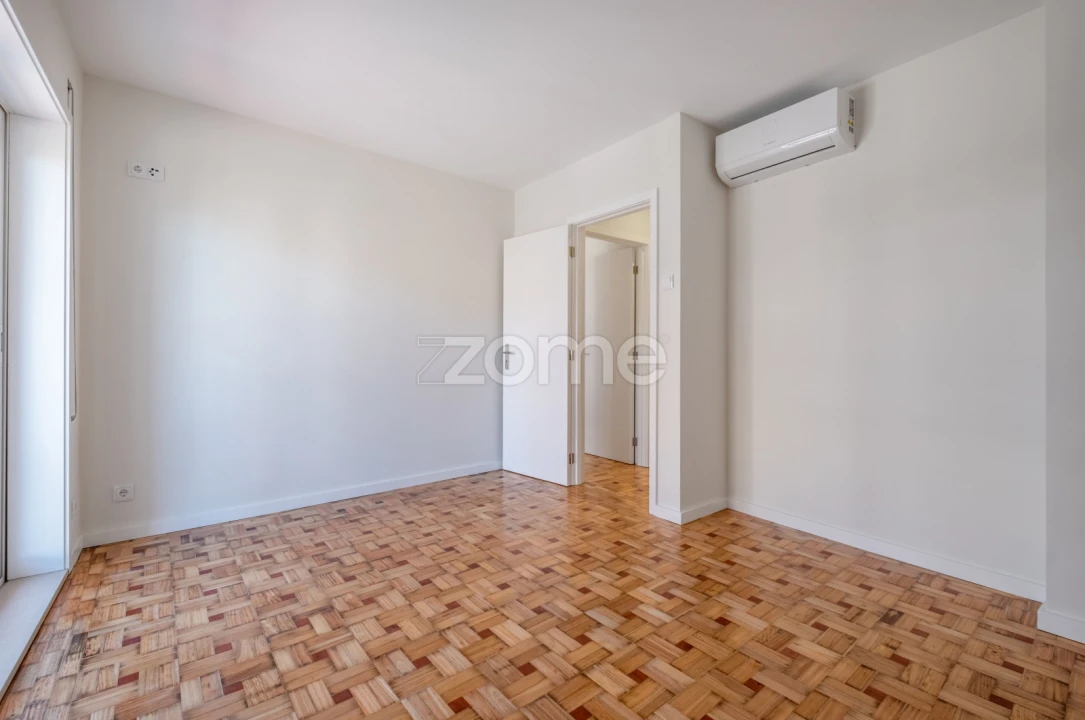 Apartamento T3 para Arrendamento em Mafamude e Vilar do Paraíso Foto 31