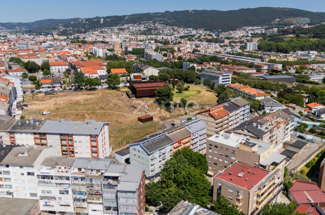 Apartamento T3 para Venda em Braga (Maximinos, Sé e Cividade) Foto 32