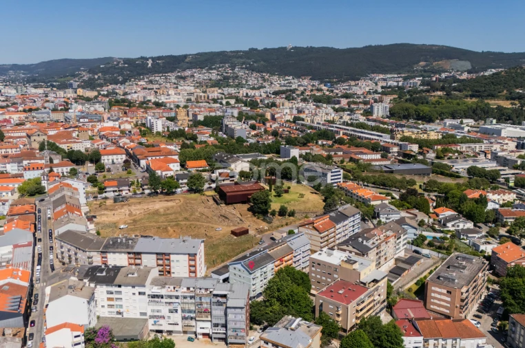 Apartamento T3 para Venda em Braga (Maximinos, Sé e Cividade) Foto 36