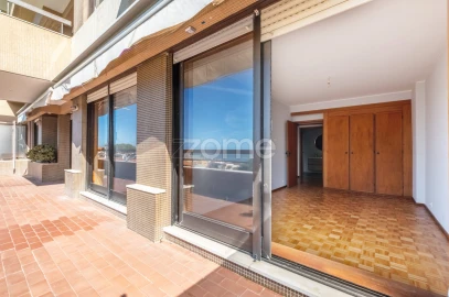 Apartamento T2 para Arrendamento em Aldoar, Foz do Douro e Nevogilde