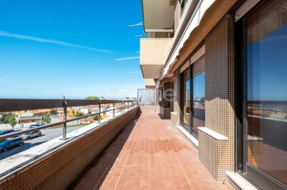 Apartamento T2 para Arrendamento em Aldoar, Foz do Douro e Nevogilde