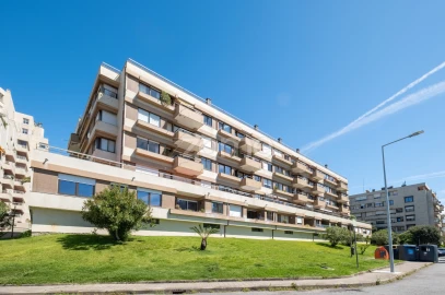 Apartamento T2 para Arrendamento em Aldoar, Foz do Douro e Nevogilde