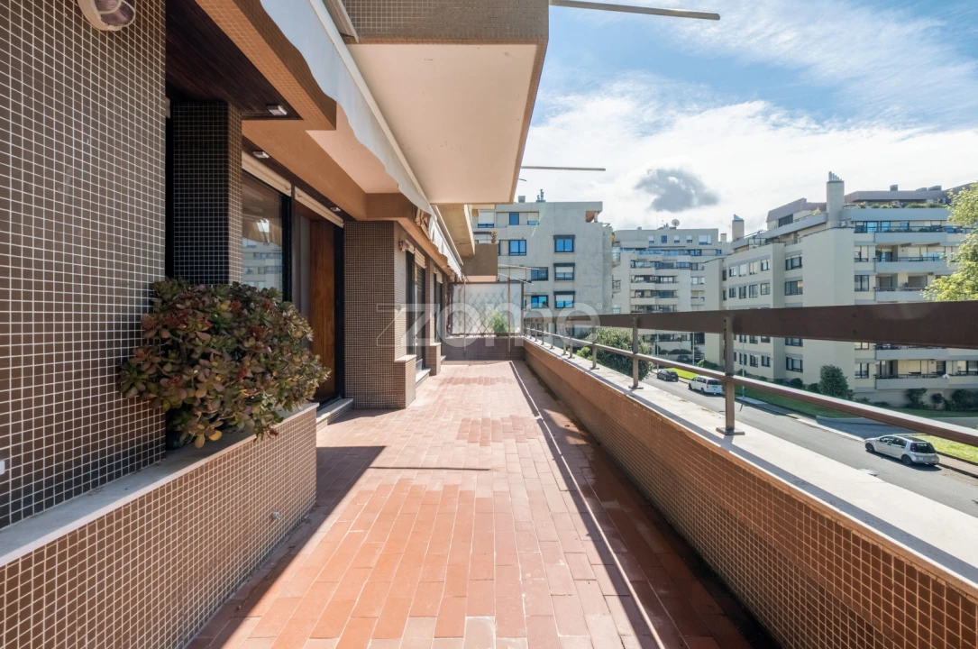 Apartamento T2 para Arrendamento em Aldoar, Foz do Douro e Nevogilde Foto 37