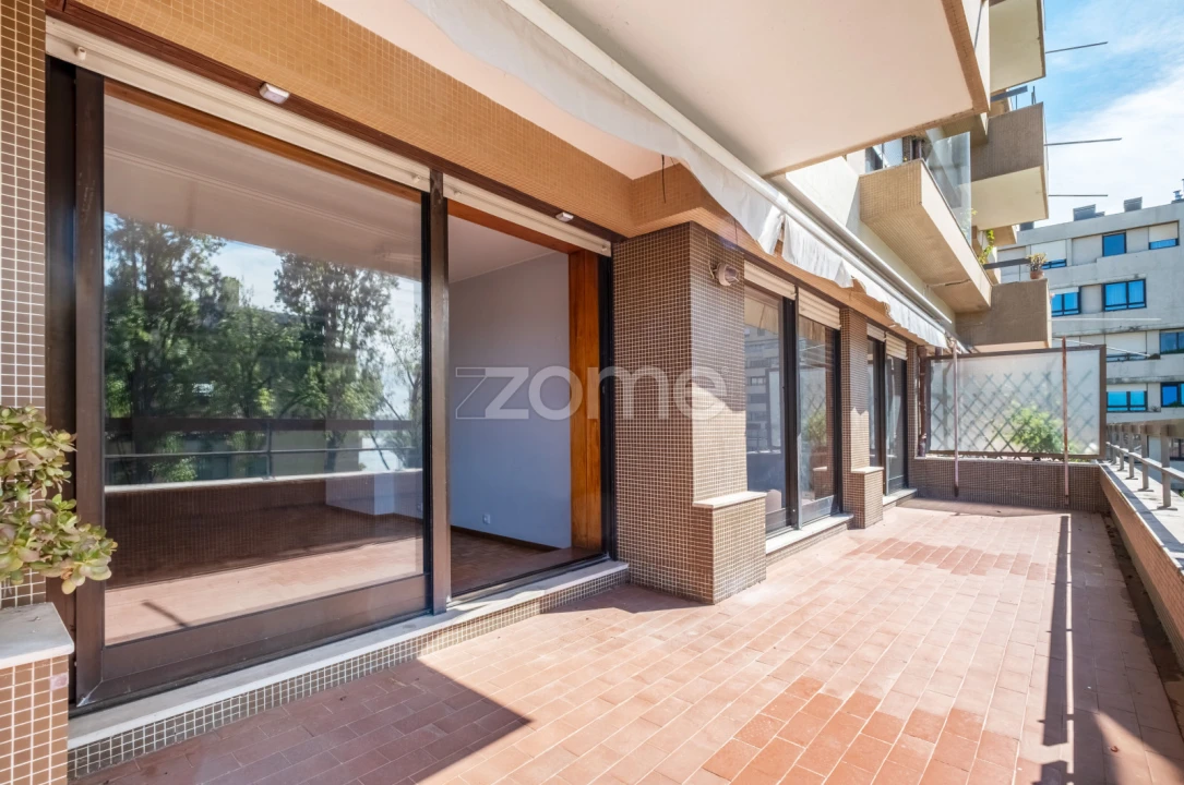 Apartamento T2 para Arrendamento em Aldoar, Foz do Douro e Nevogilde Foto 35