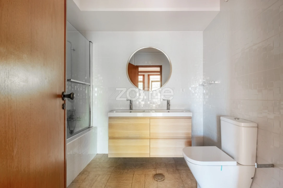 Apartamento T2 para Arrendamento em Aldoar, Foz do Douro e Nevogilde Foto 28