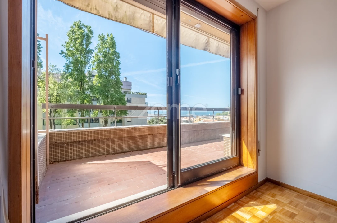 Apartamento T2 para Arrendamento em Aldoar, Foz do Douro e Nevogilde Foto 1