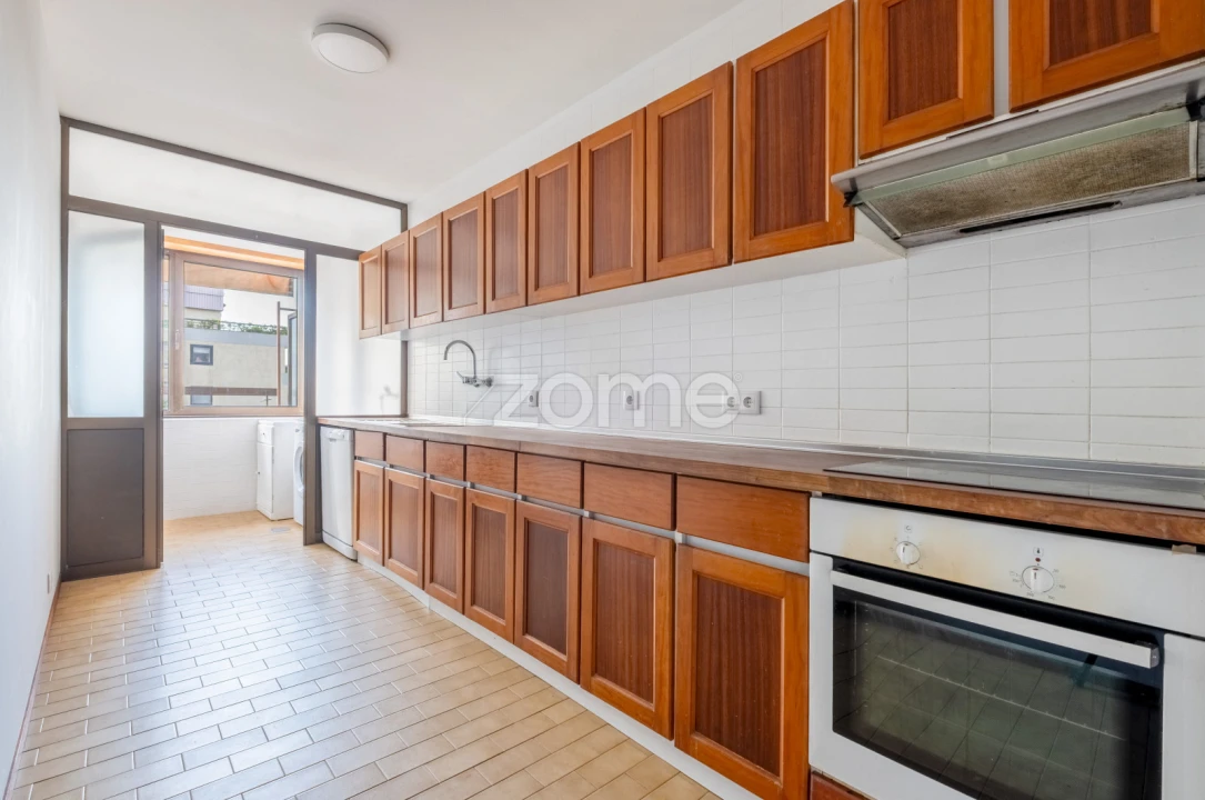 Apartamento T2 para Arrendamento em Aldoar, Foz do Douro e Nevogilde Foto 9