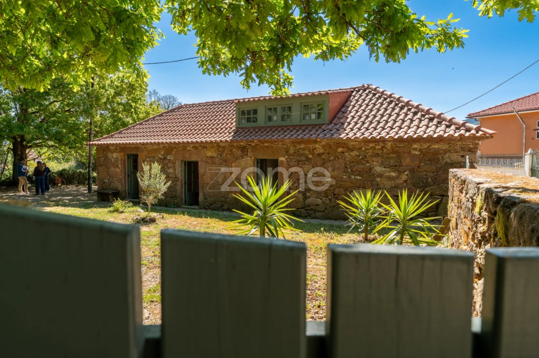 Moradia T3 para Venda em Covas Foto 1