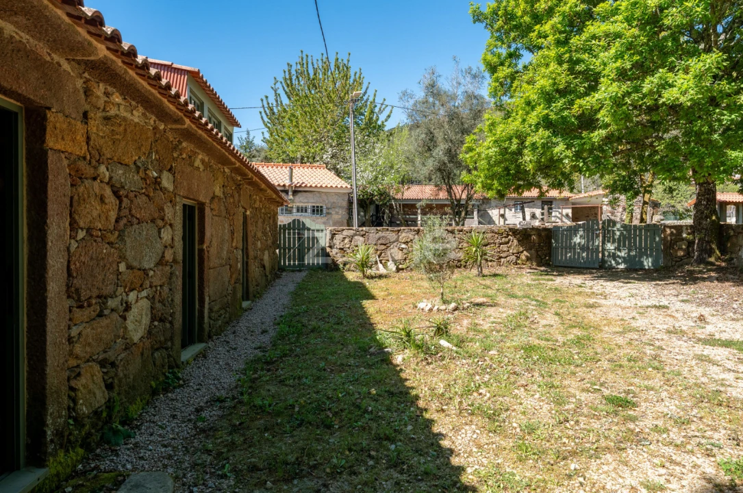 Moradia T3 para Venda em Covas Foto 6