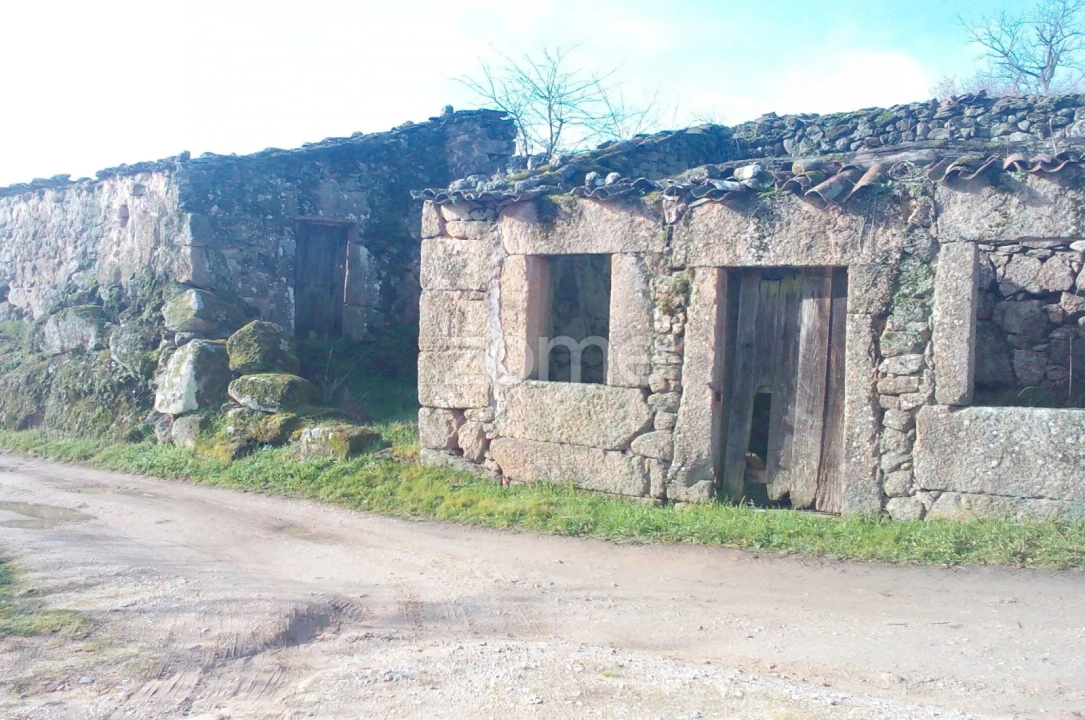 Terreno para Venda em Codesseiro Foto 23